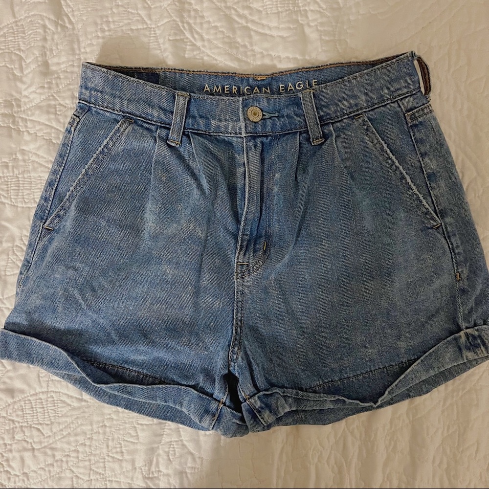 Medium acid washed high waisted American Eagle mom jean shorts